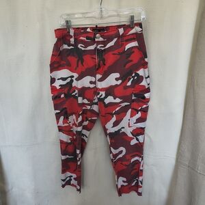 Almost Famous Womens Size Large Red and Gray Camo Cut Off Pants